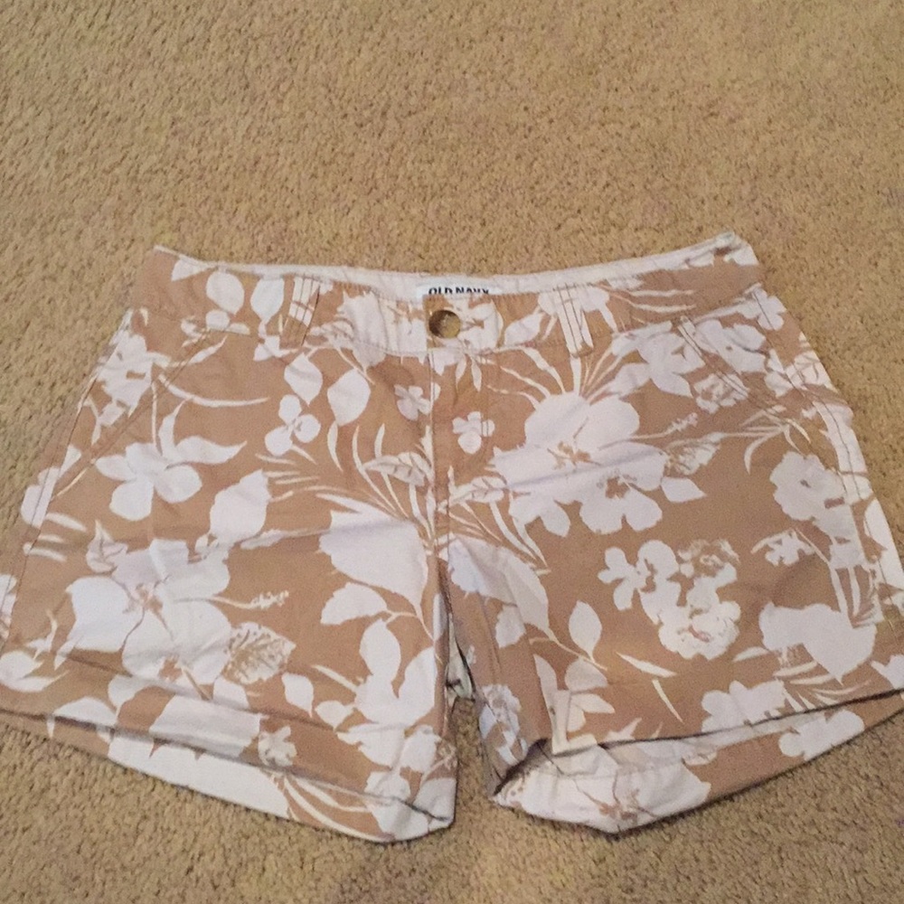 Old Navy khaki flower print shorts